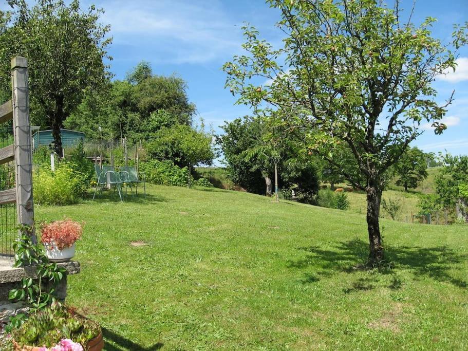 Cottage By The Chateau With Pool In National Parc Les Salles-Lavauguyon Eksteriør bilde