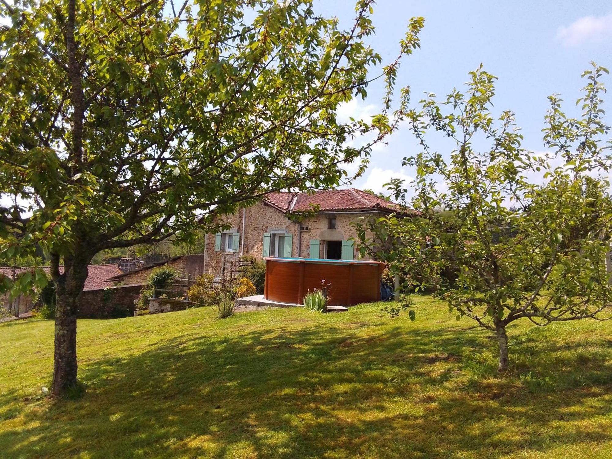 Cottage By The Chateau With Pool In National Parc Les Salles-Lavauguyon Eksteriør bilde