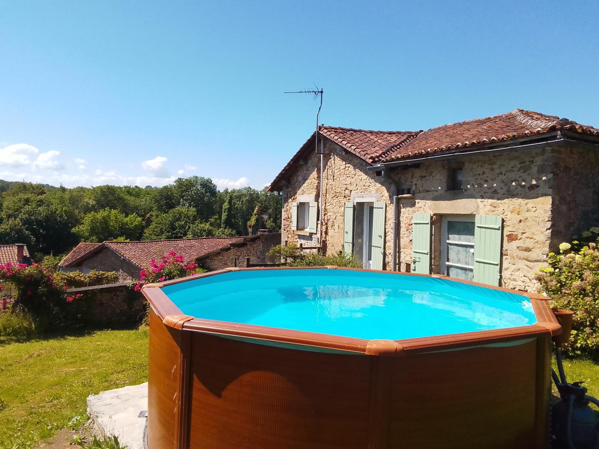 Cottage By The Chateau With Pool In National Parc Les Salles-Lavauguyon Eksteriør bilde